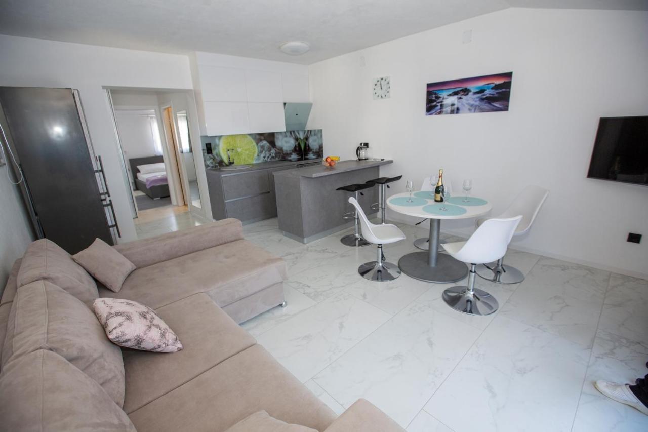 Mayana Appartement Cesarica Buitenkant foto