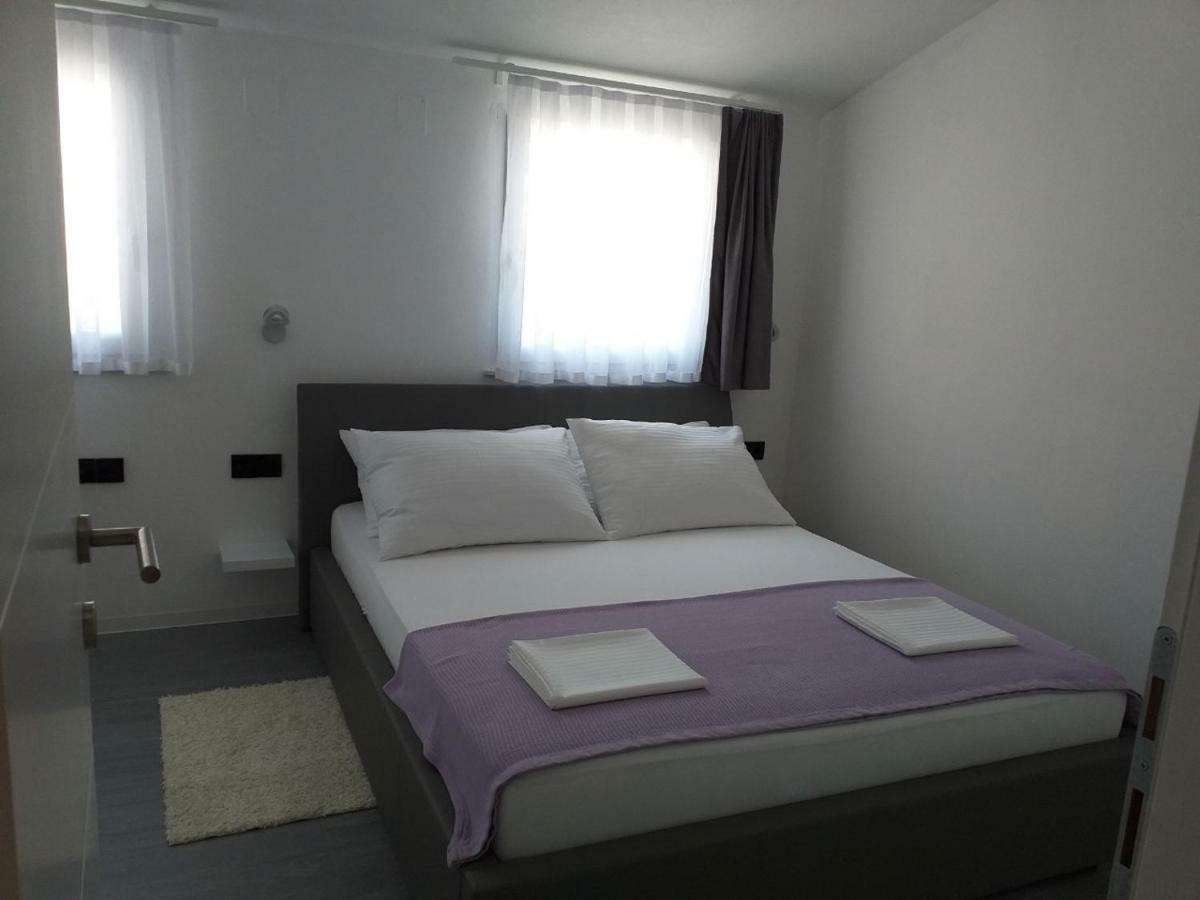 Mayana Appartement Cesarica Buitenkant foto